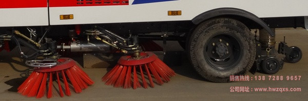 江鈴掃路車中置4掃盤結構